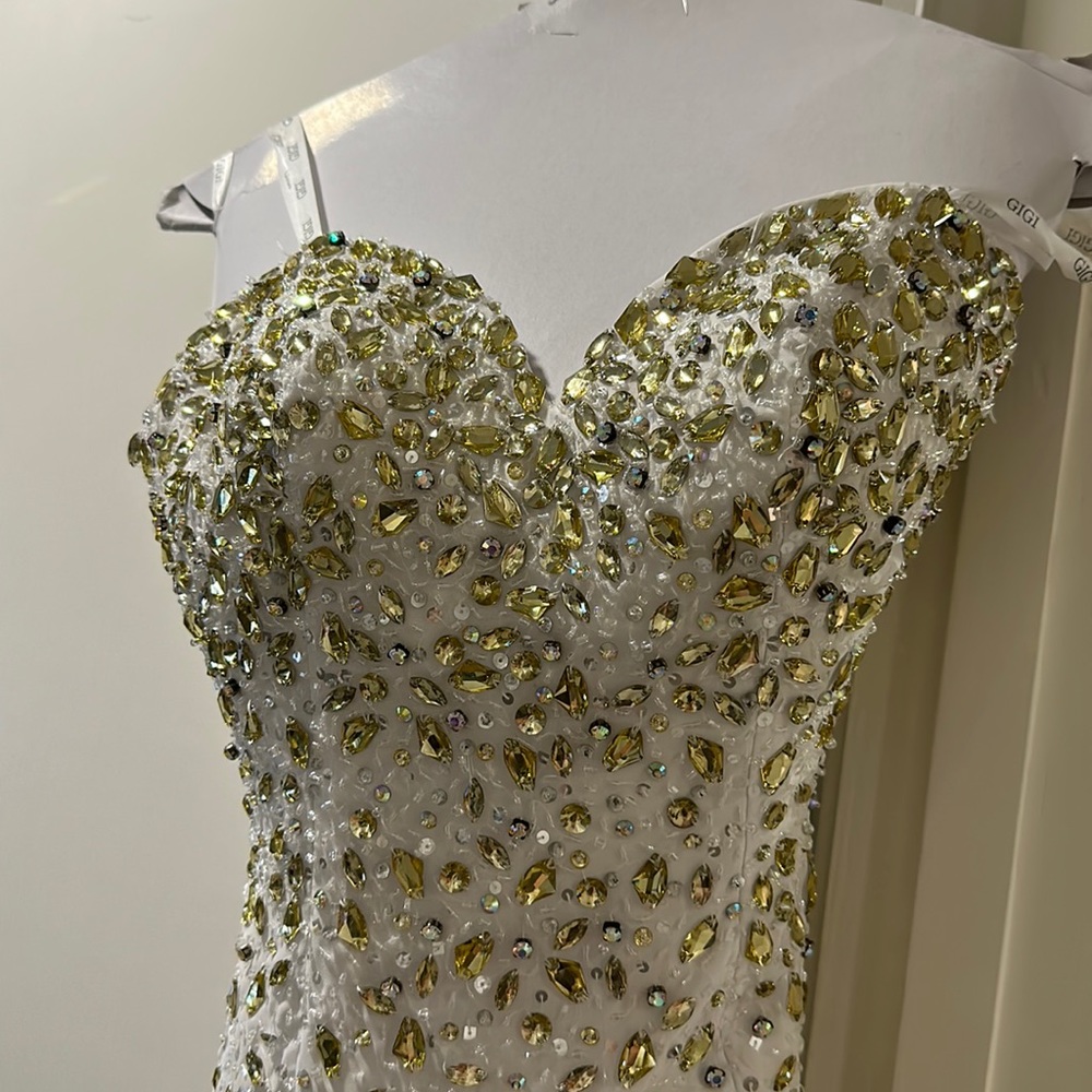 Formal prom gown